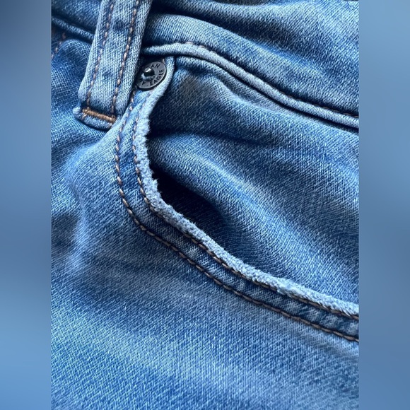 American Eagle Outfitters Soft Knit High Rise Distressed Jegging pants. Size 6 - Picture 3 of 14